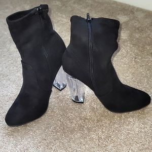 Fashion Nova Women’s Black Ankle Booties Size 6.5